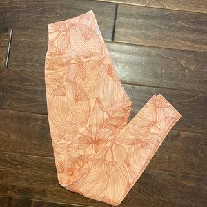 Peach Buffbunny leggings